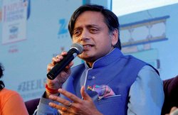 भारत के लिए मुनासिब नहीं संसदीय व्यवस्था: शशि थरूर