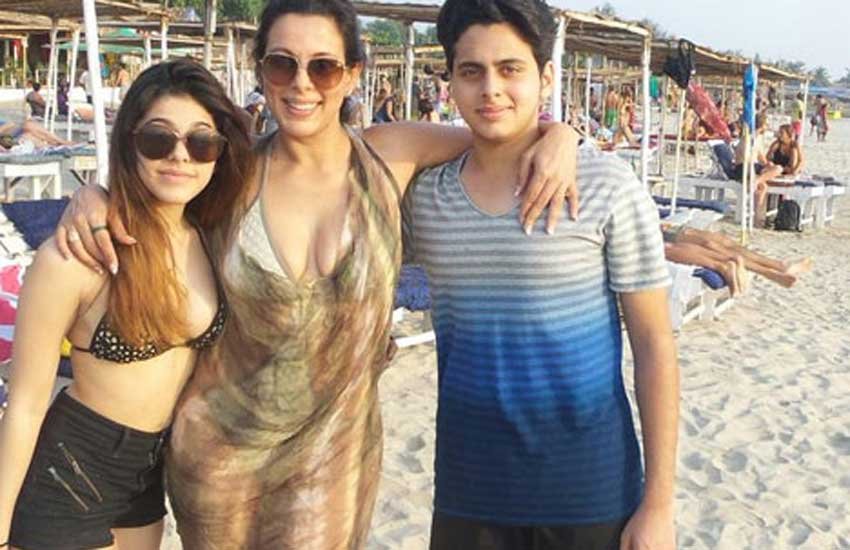 Pooja Bedi, Pooja Bedi Daughter, Pooja Bedi Daughter Aalia, पूजा बेदी, पूजा बेदी बेटी, आलिया इब्राहिम, आलिया इब्राहिम हॉट फोटोज, Aalia Pooja Bedi Daughter Instagram, Aalia ibrahim Instagram, Aalia ibrahim Boyfriend, hindi news, latest news in hindi, entertainment news, aalia ibrahim hot photos,