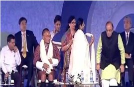 arvind kejriwal, arun jaitley, ddca, Mamata Banerjee, Share Stage, Bengal Global Business Summit, arvind kejriwal news, arun jaitley news, jaitley kejriwal, अरुण जेटली, ममता बनर्जी, अरविंद केजरीवाल, बीजेपी, आप, latest hindi news, hindi news, news in hindi