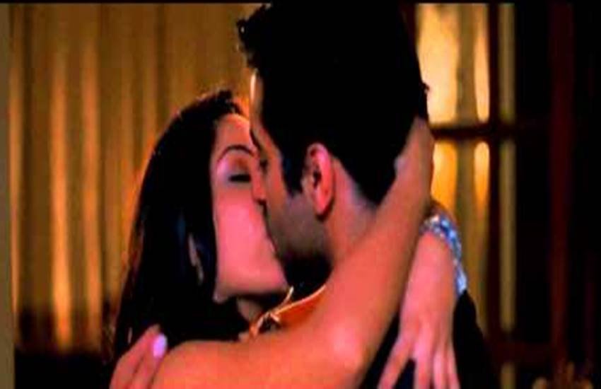 Yami gautam, pulkit samrat, bollywood, urvashi rautela, Sanam Re, Yami gautam-pulkit samrat kiss