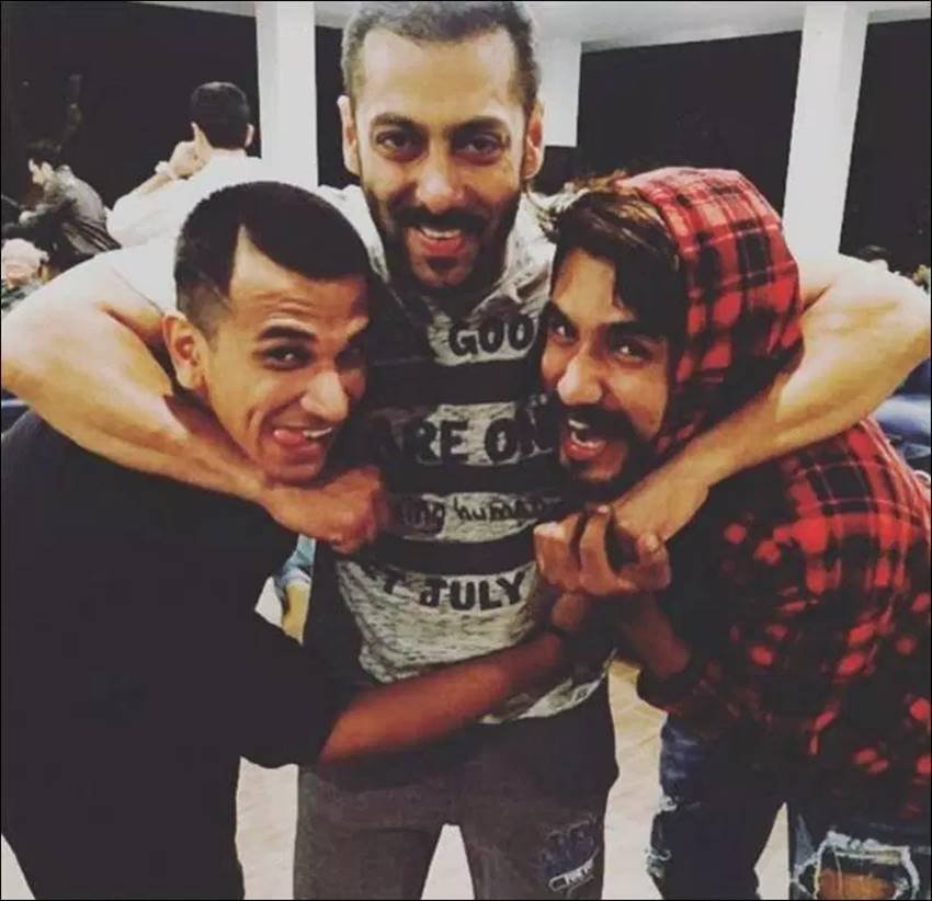 bigg boss, bigg boss 9, bigg boss party, salman khan, salman khan party, salman khan bigg boss party, prince narula, prince narula bigg boss party, suyyash rai, kishwer merchant, rochelle rao, keith seqeira, rishabh sinha, gizele thankral, bigg boss 9 party, bigg boss party salman, salman khan bigg boss party pics, bigg boss party pics, बिग बॉस 9, बिग बॉस 9 पार्टी