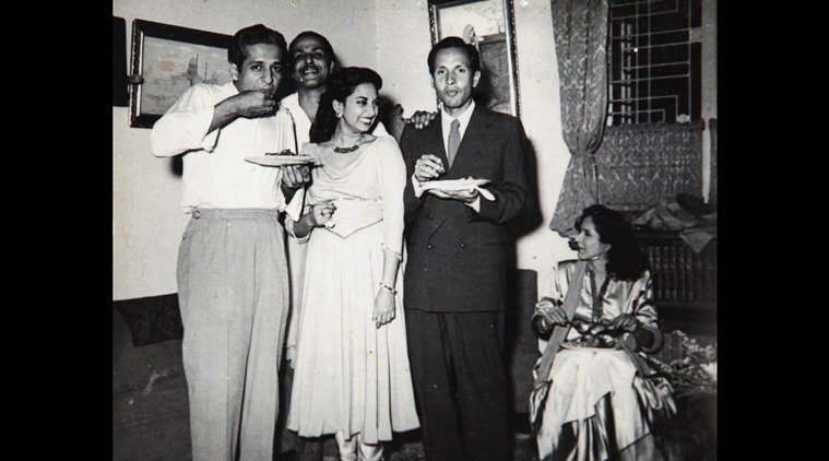 chetan anand, priya rajvansh, kaifi azmi, rajesh khanna, dev anand chetan anand, chetan anand birth anniversary, haqeeqat 1964, चेतन आनंद, डायरेक्‍टर चेतन आनंद, कैफी आजमी, राजेश खन्‍ना, हकीकत 1964, प्रिया राजवंश, राजेश खन्‍ना, देव आनंद फैमिली, देव आनंद भाई, latest bollywood news, bollywood news in hindi, chetan anand dev anand pics