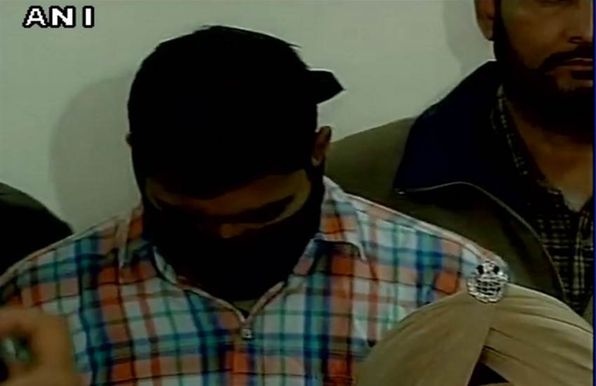 #PathankotAttack, BSF man arrest, BSF jawan, Pathankot terror attack, Punjab Police, arms smugglers, पठानकोट आतंकी हमला, बीएसफ जवान, पंजाब पुलिस, हथियार तस्‍करी, ड्रग तस्‍करी, अनिल भगत, latest pathankot news
