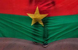 बुर्किनाफासो : शस्त्रागार पर छापेमारी