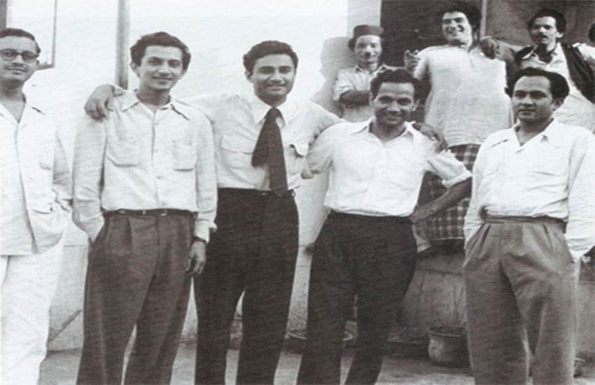 chetan anand, priya rajvansh, kaifi azmi, rajesh khanna, dev anand chetan anand, chetan anand birth anniversary, haqeeqat 1964, चेतन आनंद, डायरेक्‍टर चेतन आनंद, कैफी आजमी, राजेश खन्‍ना, हकीकत 1964, प्रिया राजवंश, राजेश खन्‍ना, देव आनंद फैमिली, देव आनंद भाई, latest bollywood news, bollywood news in hindi, chetan anand dev anand pics