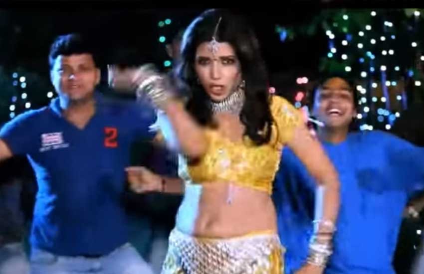 ftii chairman gajendra chuahan item song, Any Time Money item song, gajendra chuahan, sheetal shah, gajendra chauhan protest, ftii protest, gajendra chauhan c grade actor, film and television institute of india pune, ftii pune, latest news in hindi, गजेंद्र चौहान आइटम सॉन्‍ग, गजेंद्र चौहान एफटीआईआई चेयरमैन, गजेंद्र चौहान प्रदर्शन, हिंदी न्‍यूज