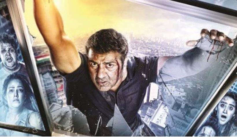 साल 2016 के तीसरे शुक्रवार यानि 15 जनवरी को सनी देऑल अपनी फिल्‍म घायल वंस अगेन के साथ बॉक्‍स ऑफिस के रण में उतरेंगे। सनी देऑल ने अपनी हिट फिल्‍म घायल के सीक्‍वल के जरिए निर्देशन के मैदान में कदम रखने के साथ ही फिल्‍म का निर्माण भी किया है। सनी इसमें बॉक्‍सर अजय मेहरा के रोल में नजर आएंगे।