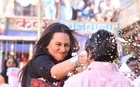 Sonakshi Sinha, sonakshi sinha gallery, sonakshi sinha photos, akira, akira sonakshi sinha, filmmaker murugadoss