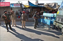 pathankot news, pathankot gunbattle, Terror Attack, Air Force Base, terror attack in punjab, 2 jawan killed, 2 terrorists, pathankot gunbattle, पठानकोट हमला, आतंकी हमला, जवान शहीद, आतंकी ढेर, पठानकोट मुठभेड़, latest hindi news, hindi news, news in hindi