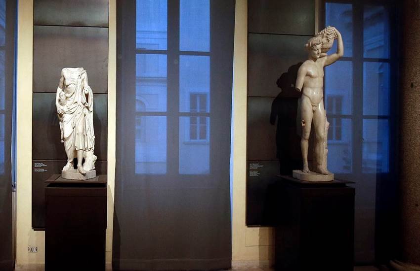 Italy nude statue, italy statues covered, nude statues covered. iranian president visit to italy, ancient statues covered for iranian president, Italy Iran nude statue, नग्‍न प्रतिमाएं, इटली नग्‍न मूर्तियां