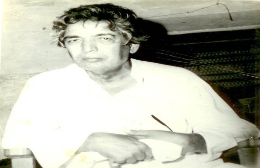 chetan anand, priya rajvansh, kaifi azmi, rajesh khanna, dev anand chetan anand, chetan anand birth anniversary, haqeeqat 1964, चेतन आनंद, डायरेक्‍टर चेतन आनंद, कैफी आजमी, राजेश खन्‍ना, हकीकत 1964, प्रिया राजवंश, राजेश खन्‍ना, देव आनंद फैमिली, देव आनंद भाई, latest bollywood news, bollywood news in hindi, chetan anand dev anand pics
