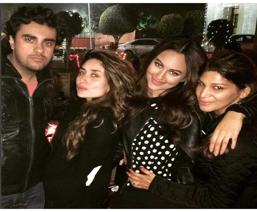 Saifai mahotsav, Ranveer singh, Kareena Kapoor, Sonakshi Sinha, Arjun Kapoor, Ranveer Arjun, Kareena Arjun, Kareena Saif, Saif Ali Khan, Kareena kapoor, Parineeti Chopra, Karishma Tanna Sunil Grover, Saifai mahotsav finale photos, Sonaksahi Saifai performance, सैफई महोत्‍सव, करीना सैफई महोत्‍सव, रनवीर सिंह और सैफ अली खान,सोनाक्षी सिन्‍हा, सैफई महोत्‍सव तस्‍वीरें