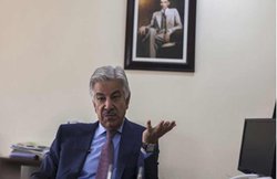 पाक रक्षामंत्री का दावा, भारत के अडंगा डालने के बावजूद अमेरिका 8 F-16 लड़ाकू विमान देने को तैयार