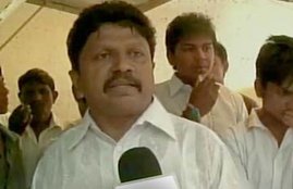 Tea vendor, Kiran Mahida, Narendra Modi proposer, Vadodara Lok Sabha seat, local primary school board, BJP activists, चाय विक्रेता, प्राइमरी स्‍कूल बोर्ड, बीजेपी, प्रस्‍तावक, मोदी के प्रस्‍तावक, किरन महिदा