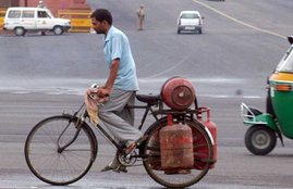 Non subsidised LPG cylinde, Non subsidised LPG cylinder price, Non subsidised LPG delhi price, Non subsidised LPG Mumbai Price
