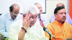 कॉल ड्रॉप में कमी आई, स्पेक्ट्रम नीलामी से सुधरेंगी सेवाएं: मनोज सिन्हा