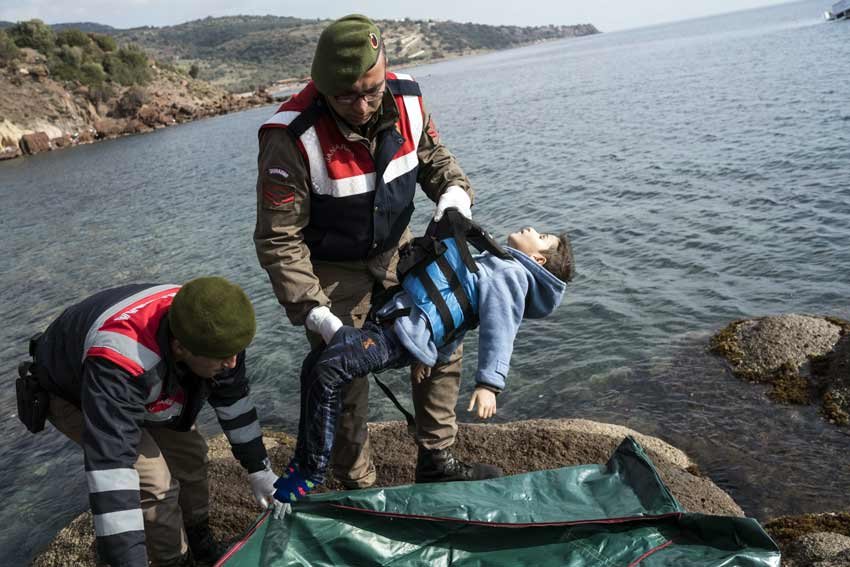 Migrant crisis, Boat capsize, Turkey, Greece, Boat accident, Refugees, turkey, greece, asylum seeker, refugee, migrants, drown, migration crisis, refugee crisis, MIGRANTS,TURKEY SINKING, Euro Zone, Middle East