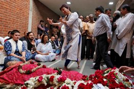 Mallika Sarabhai, Bharatnatyam, Mrinalini Sarabhai, Prime Minister, Narendra Modi, PM Modi, मल्लिका साराभाई, मृणालिनी साराभाई, नरेंद्र मोदी, पीएम मोदी