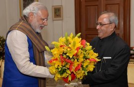 Happy New Year, New Year 2016 in pictures, new year news, pm modi news, Pakistani Singer, Adnan Sami, 2016 First day, first day round up, नए साल का पहला दिन, नया साल, पाकिस्‍तानी सिंगर, अदनान सामी, 2016 का पहला दिन, पीएम मोदी, विदेश यात्रा, latest hindi news, news in hindi, hindi news