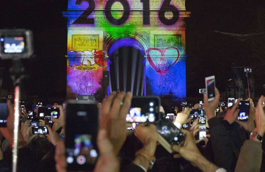 new year celebration, happy new year 2016, terrorist attack europe, terrorist attack new year, isis in europe, नया साल सेलिब्रेशन, नया साल आतंक का साया 2016, हैपी न्‍यू ईयर 2016, international news, यूरोप आतंकी हमला आईएसआईएस