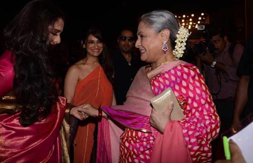 rekha and jaya bachchan, Screen Awards 2, Aishwarya Rai, Rekha, Rekha maa, Jazbaa, Stardust Awards 2016, Amitabh Bachchan, अमिताभ बच्‍चन, रेखा, एश्‍वर्या राय, एश्‍वर्या राय बच्‍चन, ऐश्‍वर्या राय, रेखा मां, एश्‍वर्या मां, स्‍टार डस्‍ट अवॉर्ड, latest bollywood news, bollywood news in hindi, hindi news