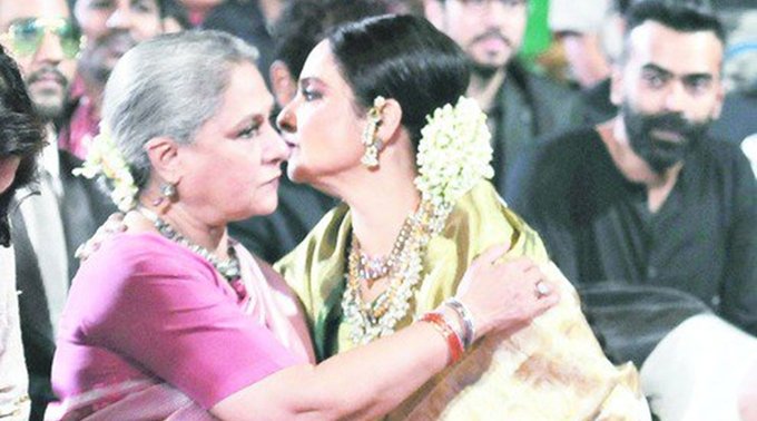 Viral Video: Star Screen Awards में रेखा से गले मिलीं जया बच्चन