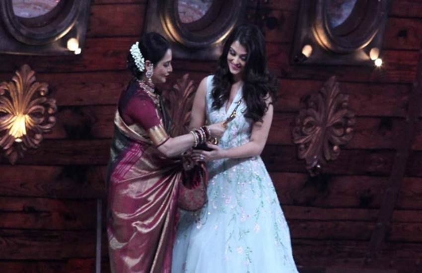 Aishwarya Rai, Rekha, Rekha maa, Jazbaa, Stardust Awards 2016, Amitabh Bachchan, अमिताभ बच्‍चन, रेखा, एश्‍वर्या राय, एश्‍वर्या राय बच्‍चन, ऐश्‍वर्या राय, रेखा मां, एश्‍वर्या मां, स्‍टार डस्‍ट अवॉर्ड, latest bollywood news, bollywood news in hindi, hindi news