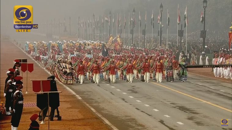 Republic Day parade, Rajpath parade, 67th Republic Day, Francois Hollande, PM Narendra Modi, Republic Day parade concludes, 67th Republic Day, flypast, IAF, Chakra, Mi-35 helicopters, Hercules, Hercules aircraft, गणतंत्र दिवस परेड, सुखोई, राजपथ परेड, भारतीय वायु सेना, पीएम नरेंद्र मोदी, फ्रांसुआ ओलांद