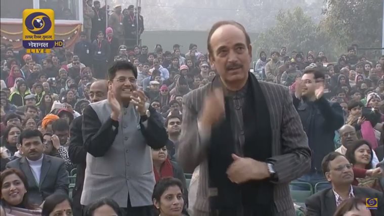 Republic Day parade, Rajpath parade, 67th Republic Day, Francois Hollande, PM Narendra Modi, Republic Day parade concludes, 67th Republic Day, flypast, IAF, Chakra, Mi-35 helicopters, Hercules, Hercules aircraft, गणतंत्र दिवस परेड, सुखोई, राजपथ परेड, भारतीय वायु सेना, पीएम नरेंद्र मोदी, फ्रांसुआ ओलांद