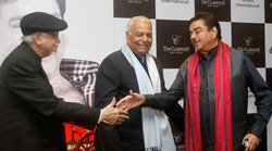 शत्रुघ्‍न की किताब ‘एनीथिंग बट खामोश’ लॉन्‍च, अमित शाह-जेटली और पार्टी नेतृत्‍व पर बरसे असंतुष्‍ट नेता