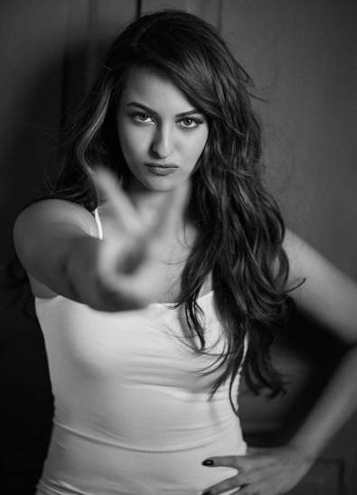 Sonakshi Sinha, sonakshi sinha gallery, sonakshi sinha photos, akira, akira sonakshi sinha, filmmaker murugadoss