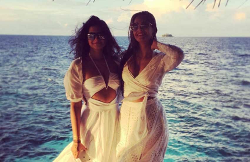 celebrities new year 2016 celebration, Actresses Sonam Kapoor, Bipasha Basu, mandira bedi, holiday destinations in and outside the country, photogallery, news in hindi, बॉलीवुड न्‍यूज, समंदर किनारे, मंदिरा बेदी, सोनम कपूर, बिपाशा बसु
