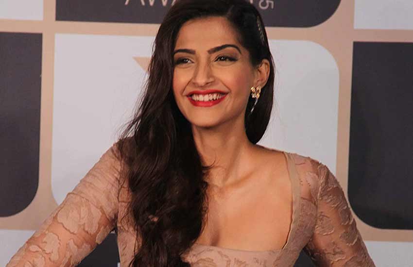 sonam Kapoor, sonam kapoor on intolerance, Shah Rukh Khan, Aamir Khan, Shah Rukh Khan intolerance, shah Rukh Khan films, Aamir news, Aamir khan intolerance, neerja, neerja song, entertainment news, सोनम कपूर, सोनम कपूर इंटॉलरेंस, शाहरुख खान, आमिर खान