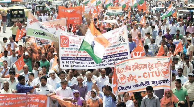 गुड़गांव में हड़ताल पर कर्मचारी। (फाइल फोटो) (Express Photo by: Manoj Kumar)
