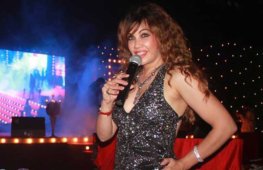 singer Vandana Vadehra, Vandana Vadhera, Vandana Vadehra insulted, cop insults singer, Aarey Milk Colony, Royal Palms, complaint, police harassment, Aarey Naka, Aarey Milk Colony police station, Mumbai news, bollywood news