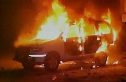 बिहार: मंदिर गिराए जाने का विरोध कर रही भीड़ ने डीएसपी की गाड़ी में लगाई आग, इलाके में कर्फ्यू