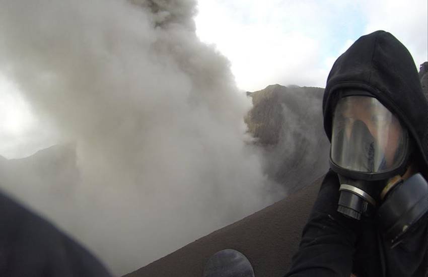 Daredevil snowboards, ,active VOLCANO, Keow Wee Loong, Chin Kahn Kahn, Mount Bromo, Indonesia