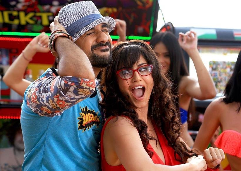 Mastizaade, sunny leone, vir das, condom, temple, Bollywood, Delhi Police, FIR, Mastizaade Crew membres