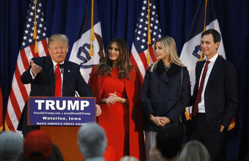 donald trump daughter, ivanka trump, ivanka trump photos, ivanaka sitting on his father lap, donald trump photo, social media, republican candidate donald trump, news in hindi