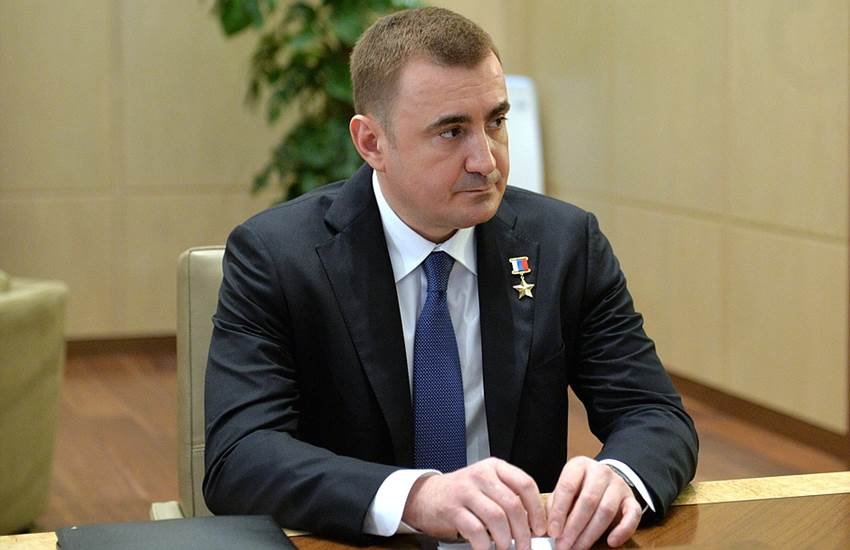 Vladimir Putin, Alexei Dyumin, Putin's deputy defence minister, governor of Tula, Putin grooming, Deputy defence, Putin ex bodyguard, military hero, russian president