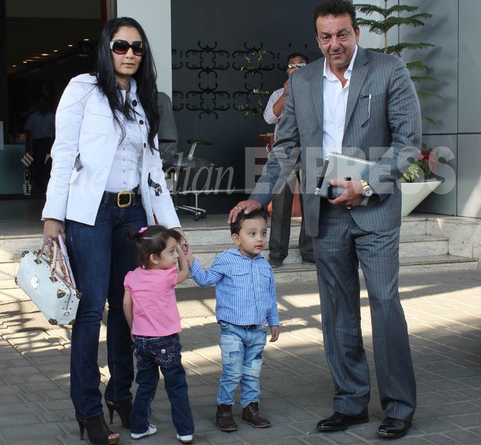 bollywood, Sanjay dutt, sunajay datt son, Shahraan plays drums, Shahraan Peekay, Shahraan Peekay pagri, anjay dutt son Shahraan, Sanjay Dutt, Sanjay Dutt twins, Iqra, Shahraan, Maanyata Dutt, Hasmukh Pighal Gaya