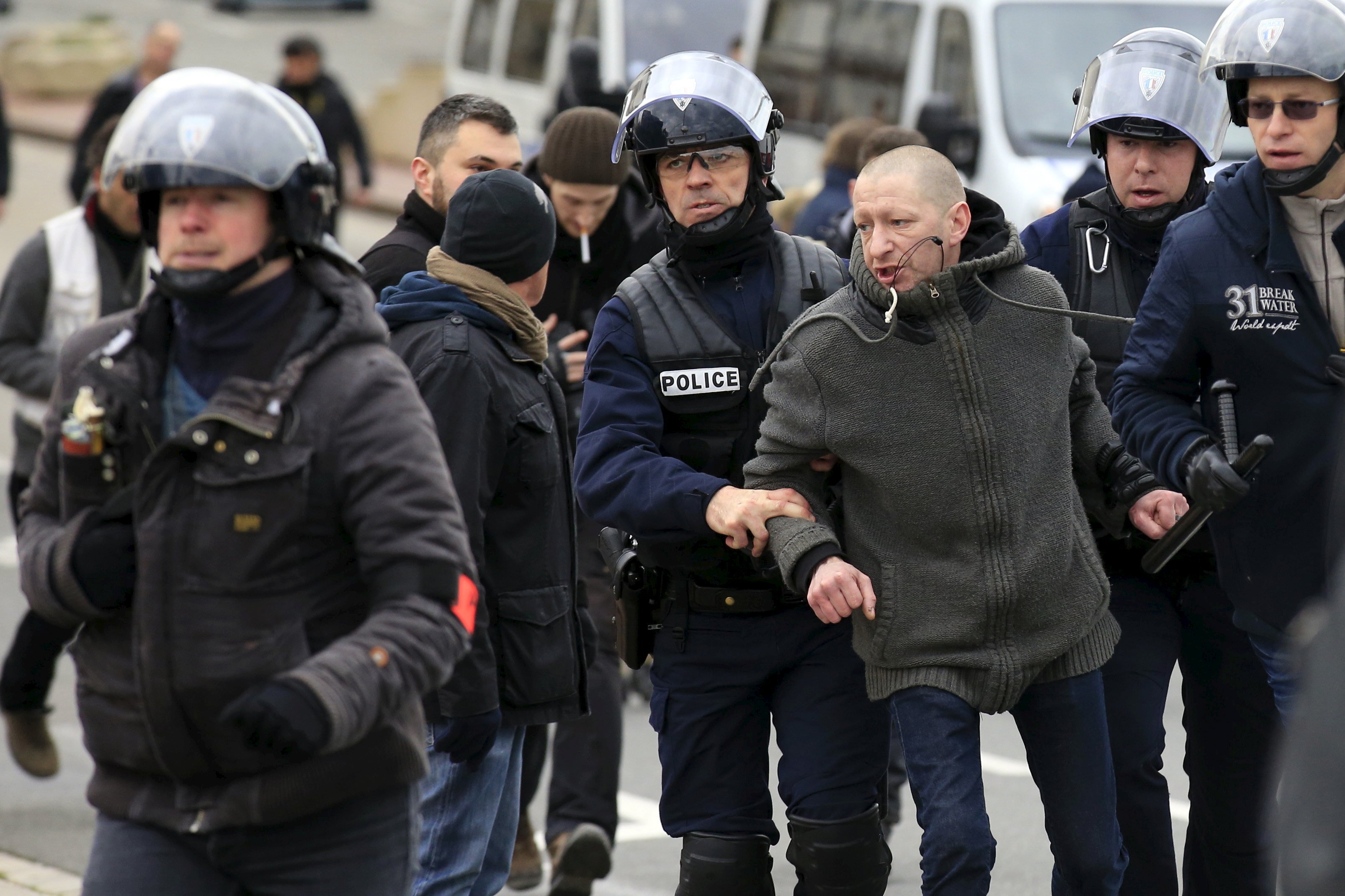 ANTI ISLAM PROTEST, ANTI ISLAM PROTEST in europe, anti immigration rally, ANTI ISLAM PROTEST photos, Patriotic Europeans Against the Islamisation of the West, PEGIDA, Prague, Amsterdam, Dresden, Calais and Canberra
