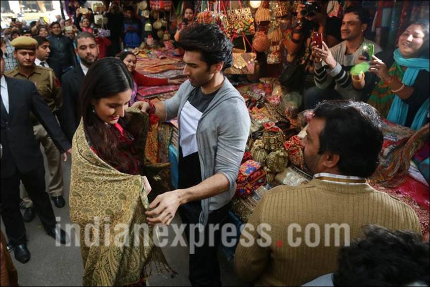 Katrina Kaif, Aditya Roy Kapoor, fitoor,delhi janpath, shopping movie promotion