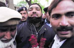 पाकिस्तानी गवर्नर के हत्यारे को दी गई फांसी, इस्लामी कट्टरपंथियों ने किए प्रदर्शन