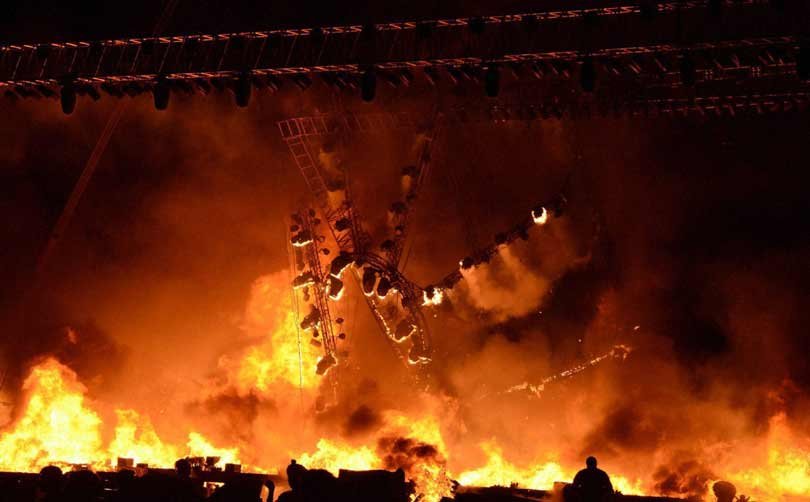 make in india week fire, maharahtra night fire, mumbai fire, Girgaum Chowpatty, Girgaum Chowpatty fire, Chowpatty fire, make in india week, make in india fire, maharahtra night, Mumbai Fire, maharahstra news, Mumbai News, Devendra Fadanvis, Aamir Khan, Amitabh Bachchan