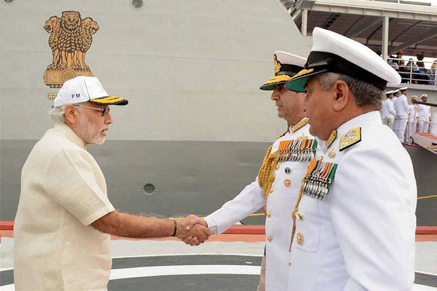 International Fleet Review, ins sumitra, navy, airforce,primeminister narendra modi, defence, president pranav mukherjee, इंटरनेशनल फ्लीट रिव्यू, आइएनएस सुमित्रा, नेवी, एयर फोर्स, प्रधानमंत्री मोदी, राष्ट्रपति प्रणव मुखर्जी