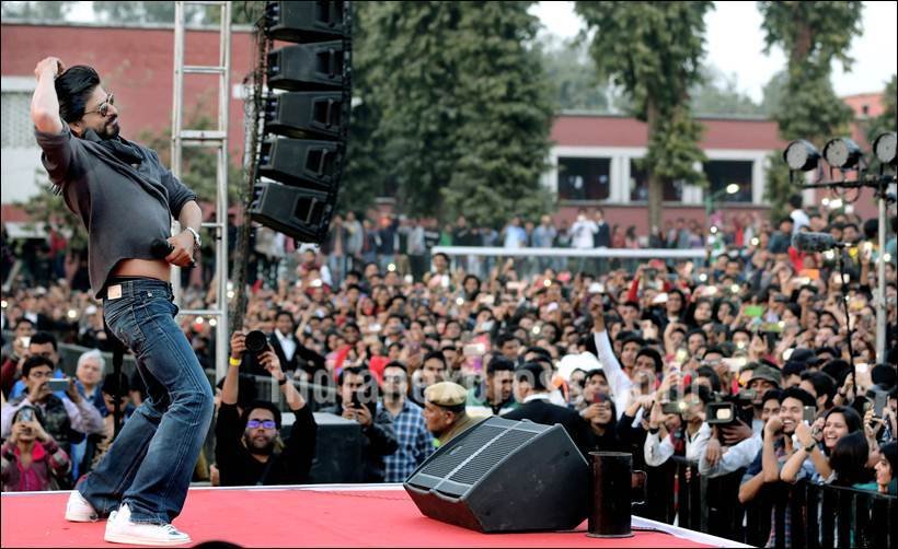 shahrukh khan, hansraj college, shahrukh khan in hansraj college, SRK in Hansraj College, SRK Visit Hansraj College, Shahrukh in Delhi, SRK in Delhi, SRK Graduation Degree, Shahrukh Graduation Degree, Shahrukh Khan News, Shahrukh Khan Latest news