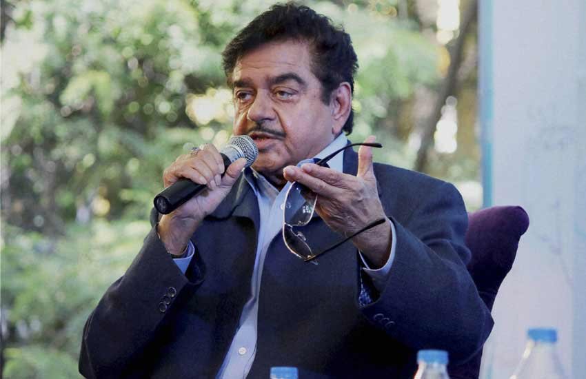 Shatrughan Sinha, Supreme court, judges, bjp, PM Modi, PM Narendra modi, Rahul Gandhi, D raja, CPI, Dipak misra, Justices J Chelameswar, Ranjan Gogoi, M B Lokur and Kurian Joseph, cji, News in Hindi, Jansatta