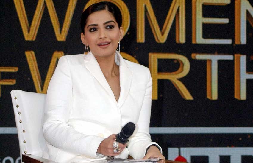 Sonam Kapoor,Molestation,सोनम कपूर,राधिका आप्टे,मोलेस्टेशन,तापसी पन्नू,Taapsee Pannu, bollywood news in hindi