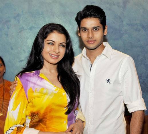 bhagyashree, Birthday Special Bhagyashree, Bhagyashree Patwardhan, maine pyar kiya, Himalaya Dasani, salman khan, entertainment news, bollywood news